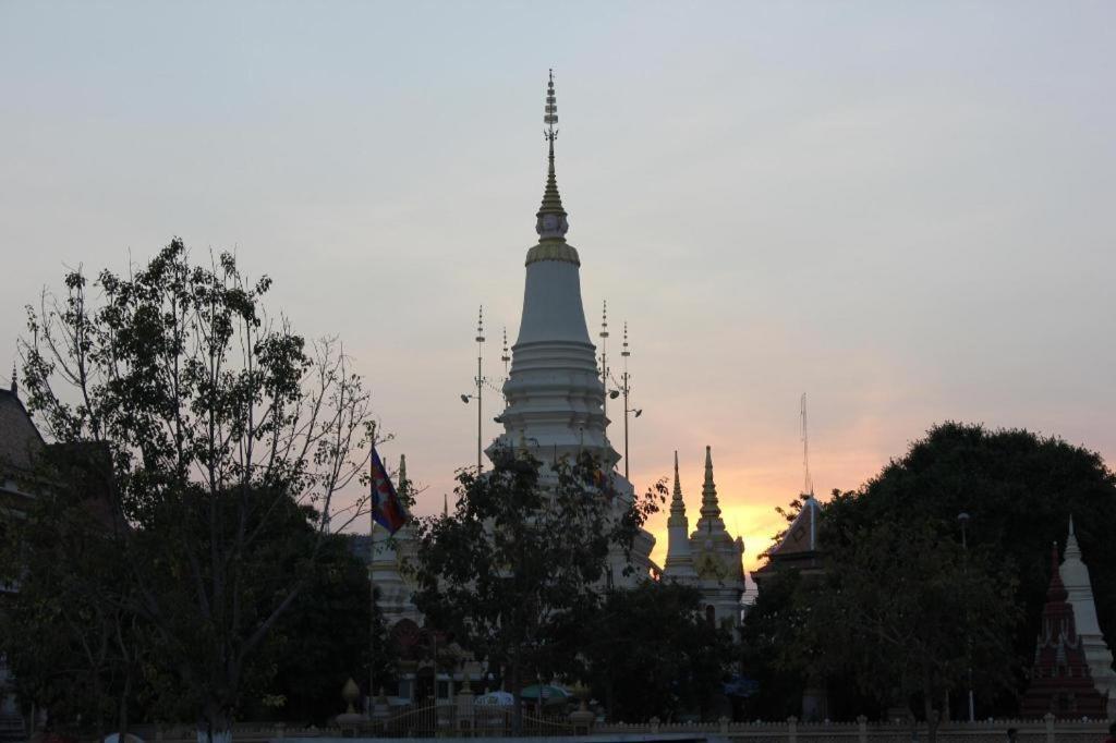 Kirirom Crystal Hotel Phnom Penh Exterior photo